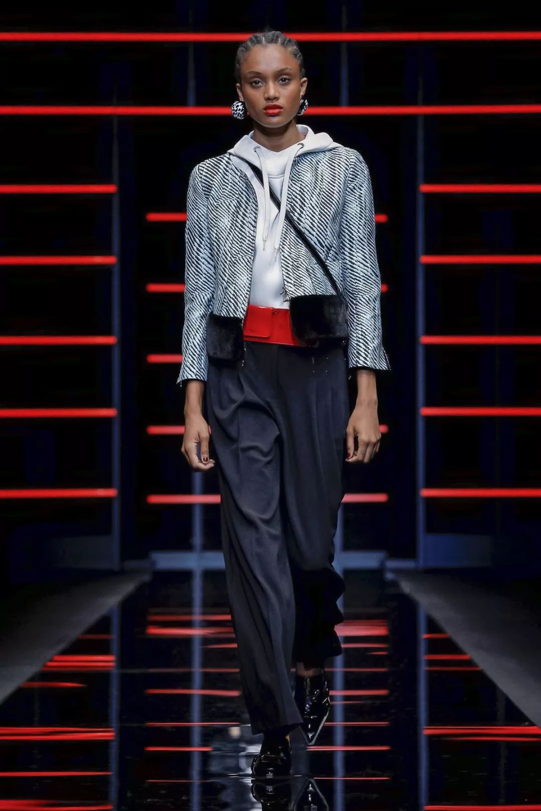 看完这场电影非常激动修改病句,emporioarmani感受