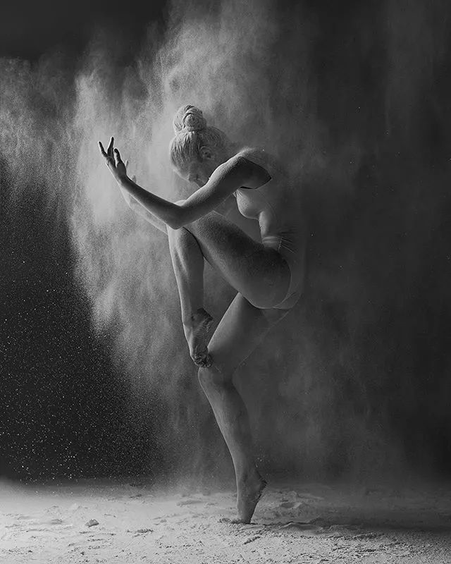 当摄影师遇上芭蕾舞者只看不拍,当摄影师遇到欣赏自己的模特