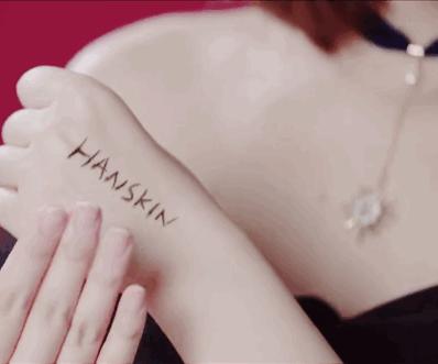 持久不暗沉粉底液测评平价不到100,带磨皮效果的粉底液测评