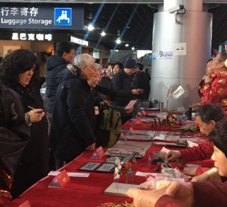 玛丽女王2号邮轮入境三亚,玛丽女王二号游轮抵达上海