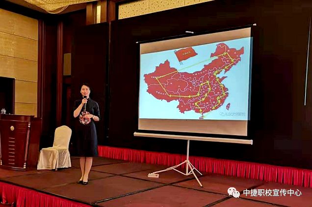 礼仪培训学员,礼仪培训进校园