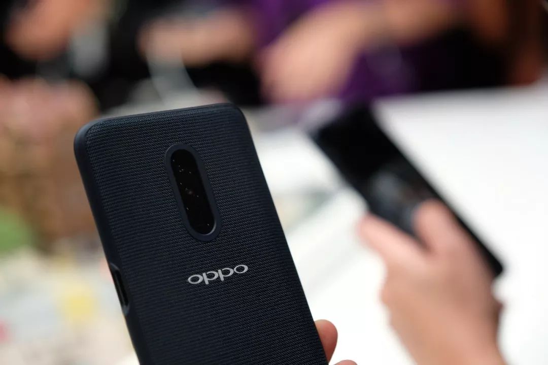 oppo十倍光学变焦使用体验,oppo旗舰机是多少倍光学变焦