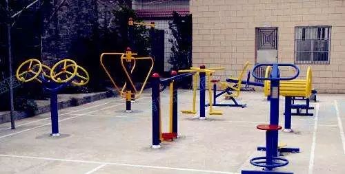 健身器材管理不善致损伤，物业公司赔多少？