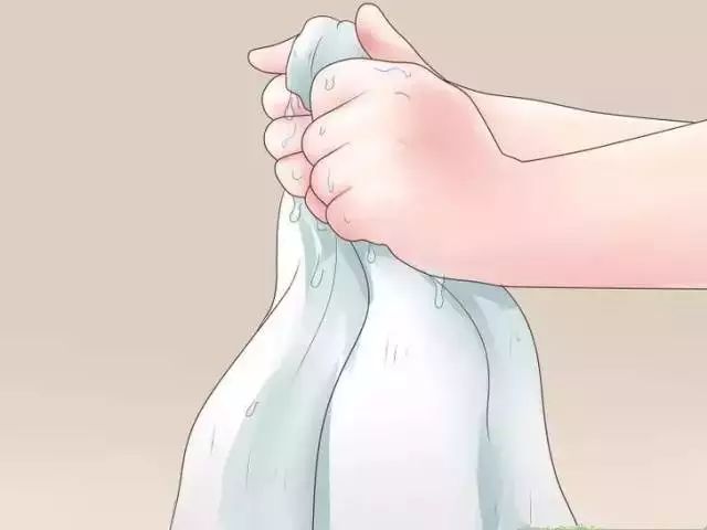 洗脸毛巾变黄变硬有异味怎么办,夏天毛巾发粘有异味怎么办