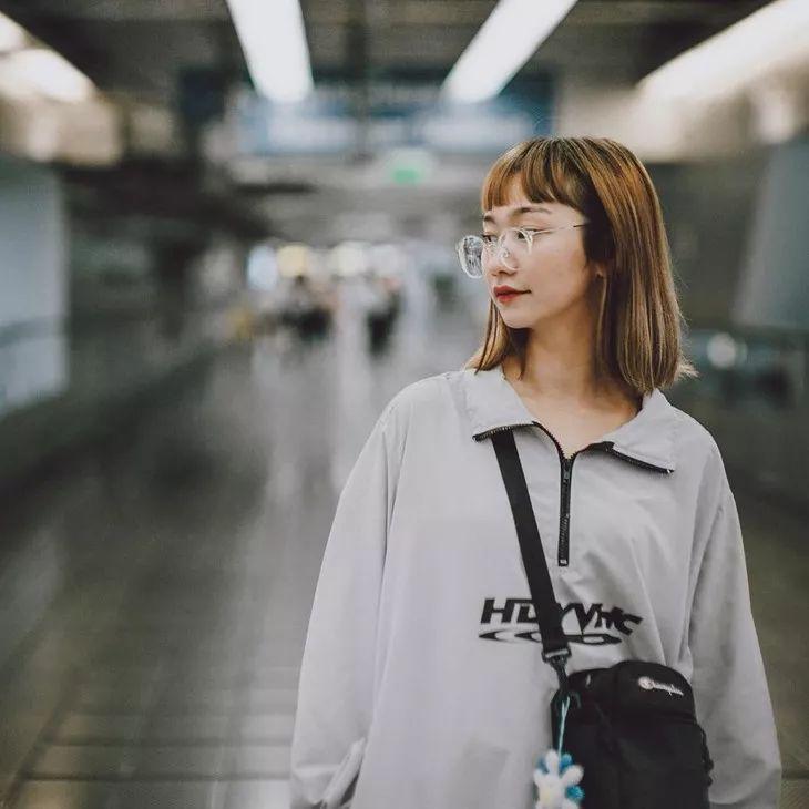 泰国网红眼镜妹,泰国最近很火的眼镜妹