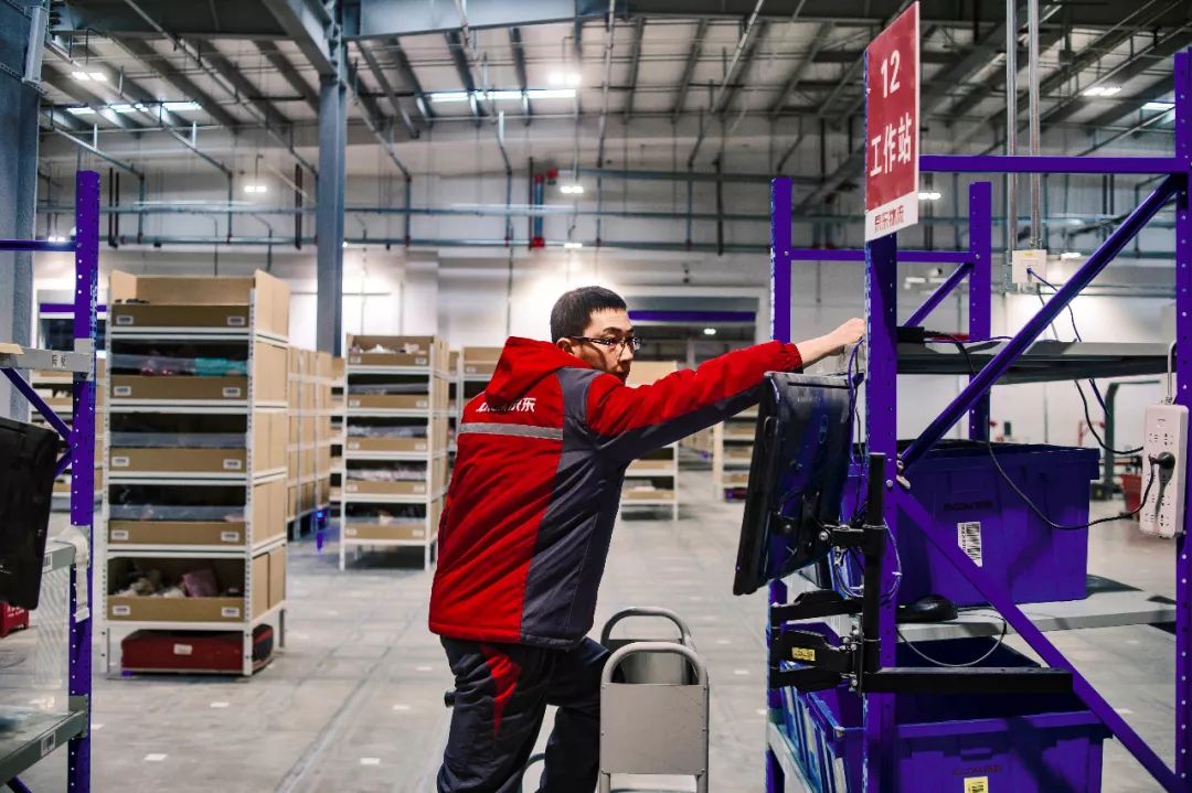 无人智能分拣对物流的影响,无人分拣仓库