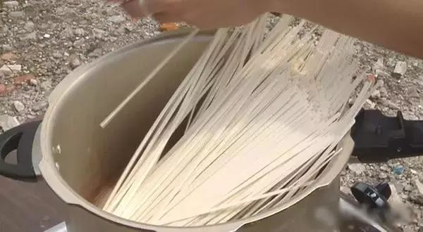 家里有这种锅的别再用了,这几种锅不要买