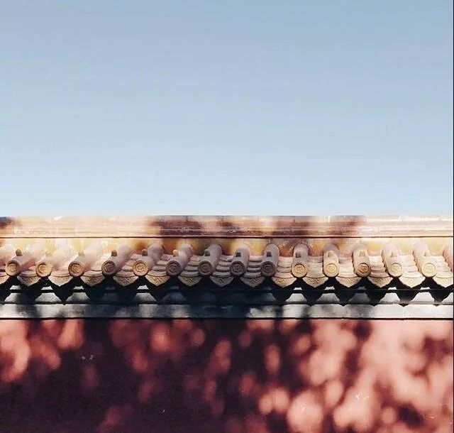 夜读在人生的低谷中安然前行,夜读人生其实很简单别总是逼自己