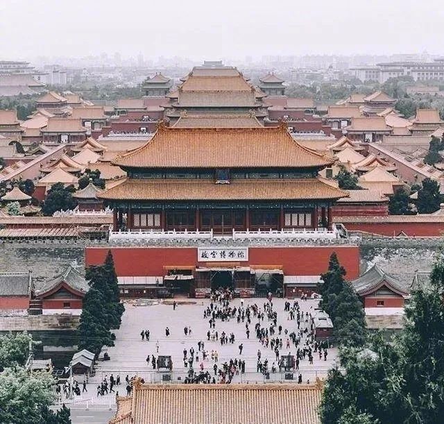 夜读在人生的低谷中安然前行,夜读人生其实很简单别总是逼自己