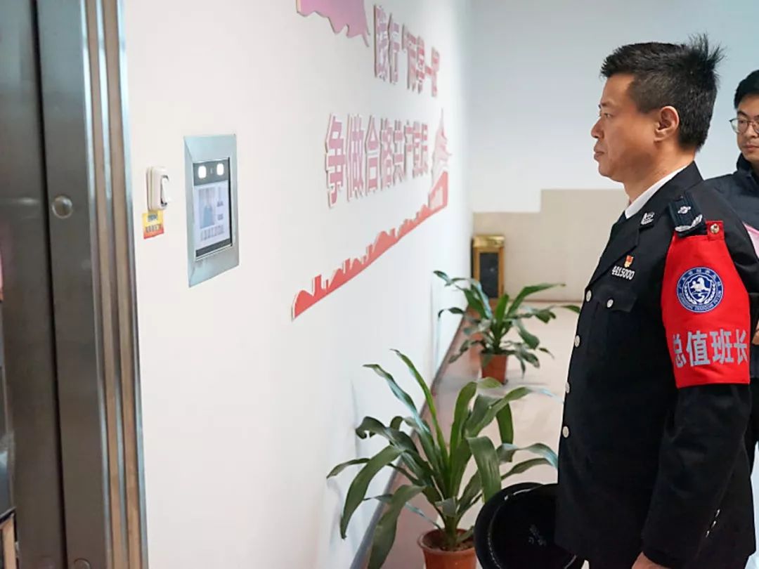 今天我当班丨向华南：“监狱安全就像一道紧绷的弦，一刻都不能松懈”