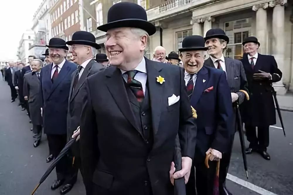 专治“懒得带伞”｜黑科技胶囊伞，遮风挡雨、颜值满分