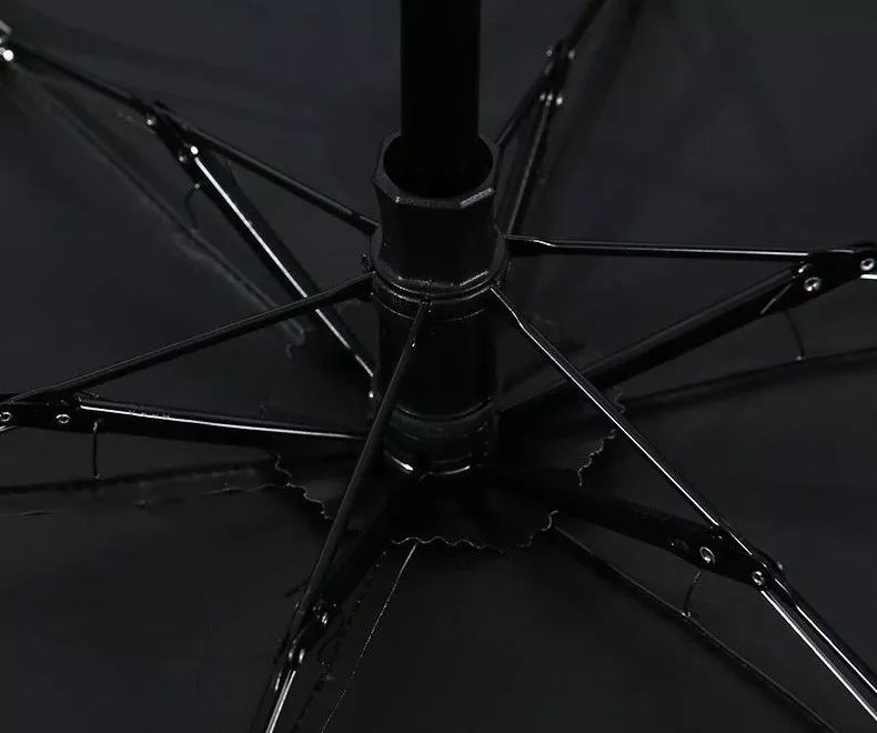 专治“懒得带伞”｜黑科技胶囊伞，遮风挡雨、颜值满分