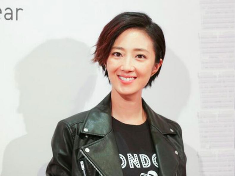 简单大方的穿搭满满的高级感,高级简约风穿搭40岁