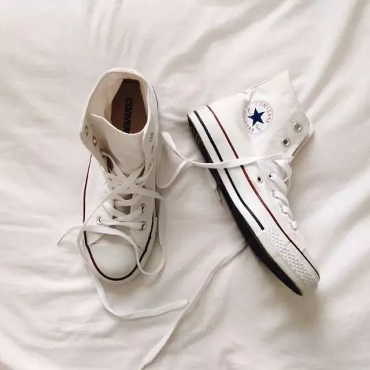 鞋子臭了放酒精,鞋子臭了能送去洗吗