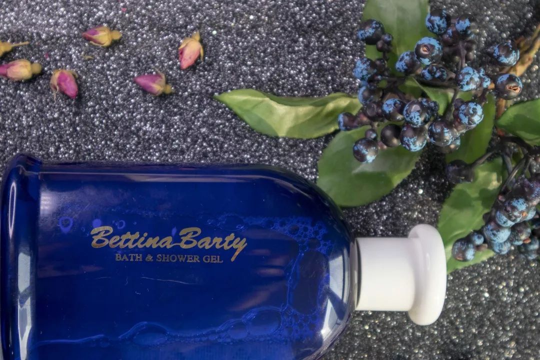 对不起,我没喷香水,那香味是我自带的