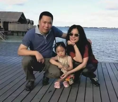 赵薇黄有龙经济官司,黄有龙和赵薇现在的生活状况