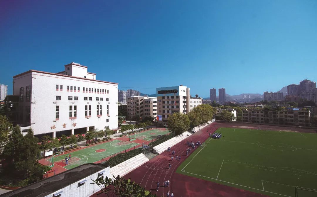 贵阳今年中考示范性高中录取名额,2022年贵阳中考录取分数线是多少