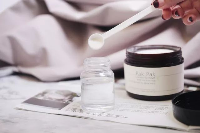 胶原蛋白吃的好还是涂的效果好,胶原蛋白是吃进去好还是脸部抹好