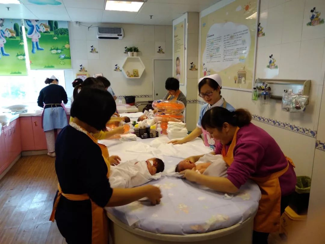 在佛山做月嫂一个月有多少工钱,月嫂月薪超两万