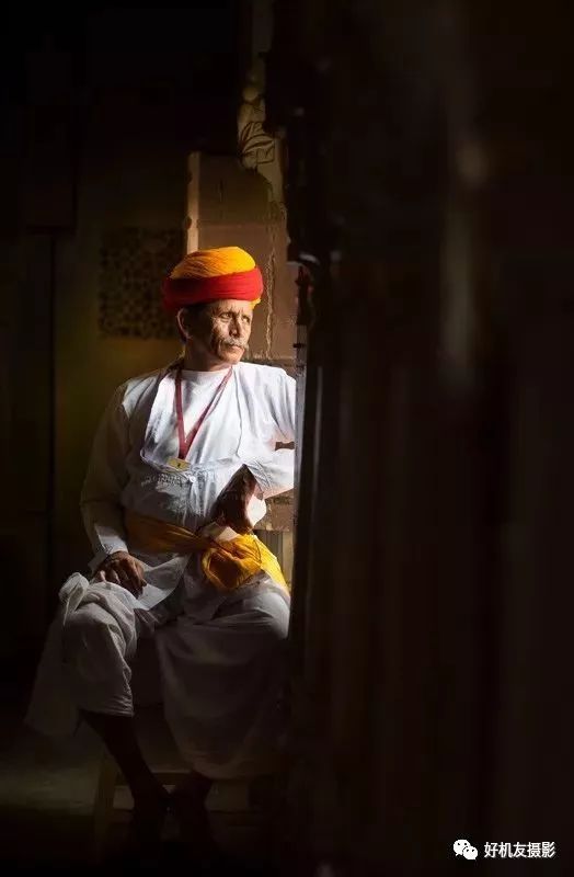 拍人像跑焦的正确方法,定焦镜头泛焦拍摄技巧