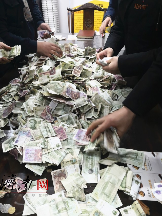 来自市民游客的共同心意！“花盆爸爸”收到沉甸甸的“一兜福”