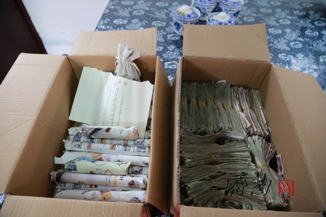 来自市民游客的共同心意！“花盆爸爸”收到沉甸甸的“一兜福”