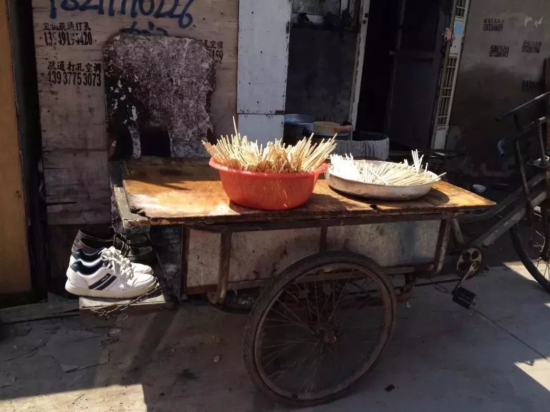 一次性筷子的木刺咽下去了怎么办,怎么判断一次性筷子是否扎进手里