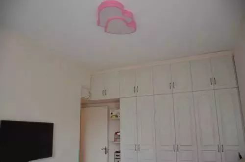 家里墙壁发霉别再傻傻花钱重刷,家里墙发霉了怎么办有危害吗