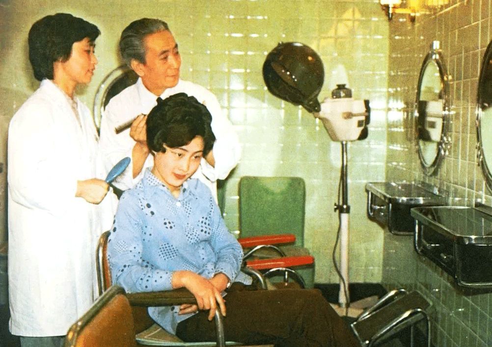 别相信那些杂志博主的，咱爸妈口中的80年代style才是真的80style