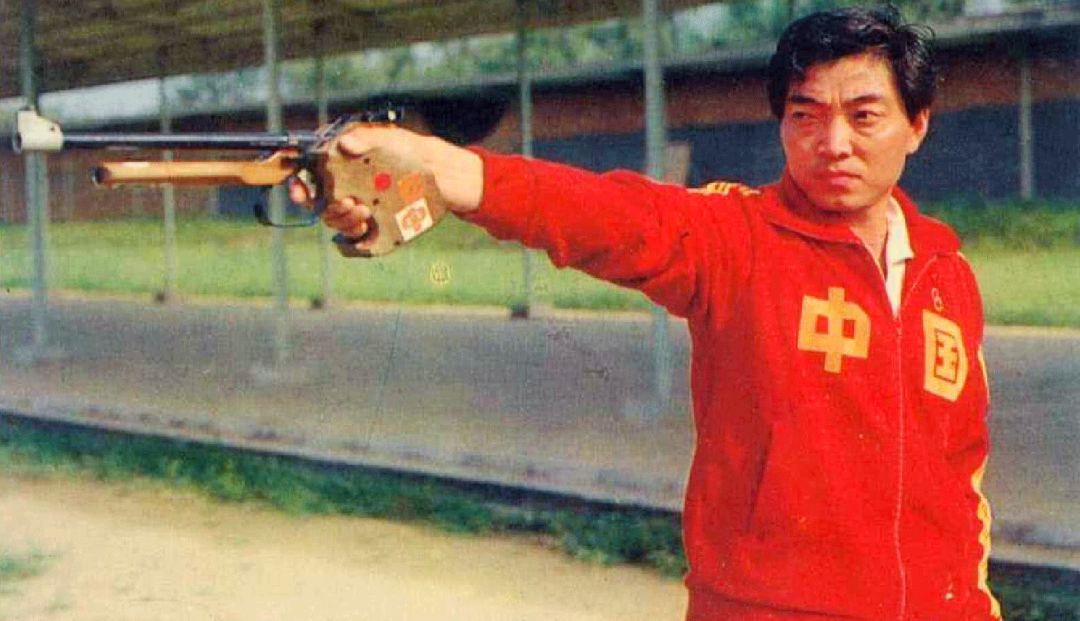 别相信那些杂志博主的，咱爸妈口中的80年代style才是真的80style