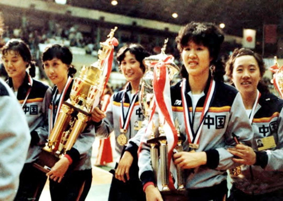 别相信那些杂志博主的，咱爸妈口中的80年代style才是真的80style