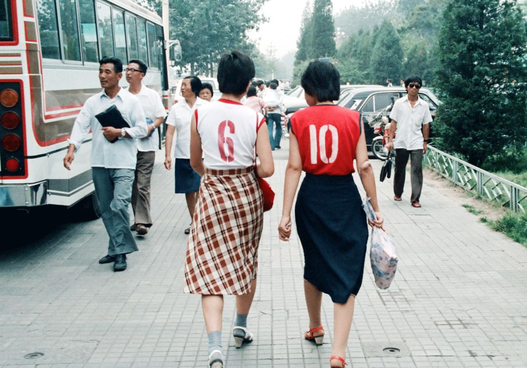 别相信那些杂志博主的，咱爸妈口中的80年代style才是真的80style