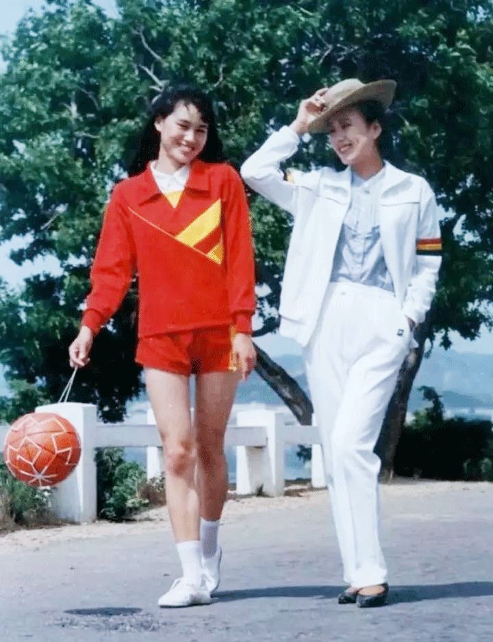 别相信那些杂志博主的，咱爸妈口中的80年代style才是真的80style