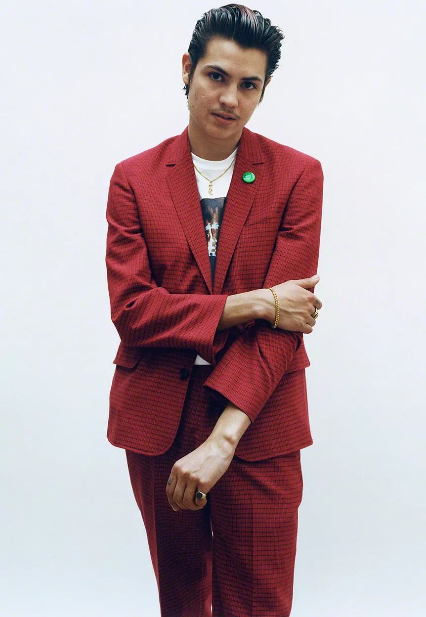 在2019年比别人先潮一步这件事上,我认为SM元素必须有