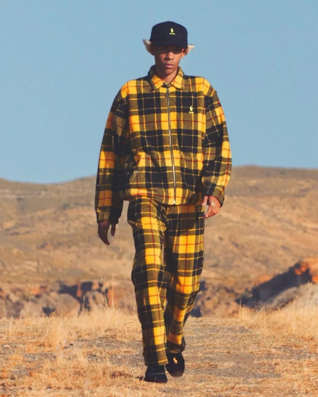 在2019年比别人先潮一步这件事上,我认为SM元素必须有