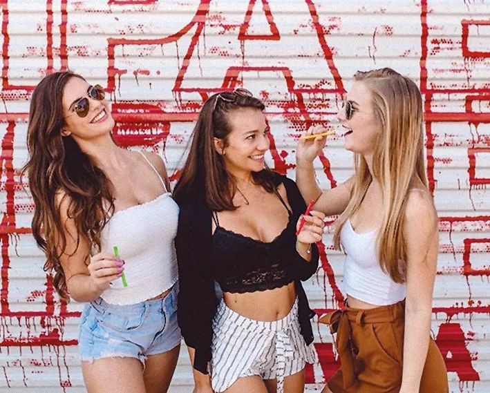 早起困一天?晚睡早起的日子里带着救急护肤品上班