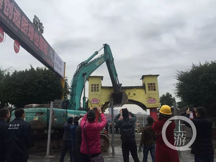 “乱吼一条街”开拆，洋人街正式开始“搬家”