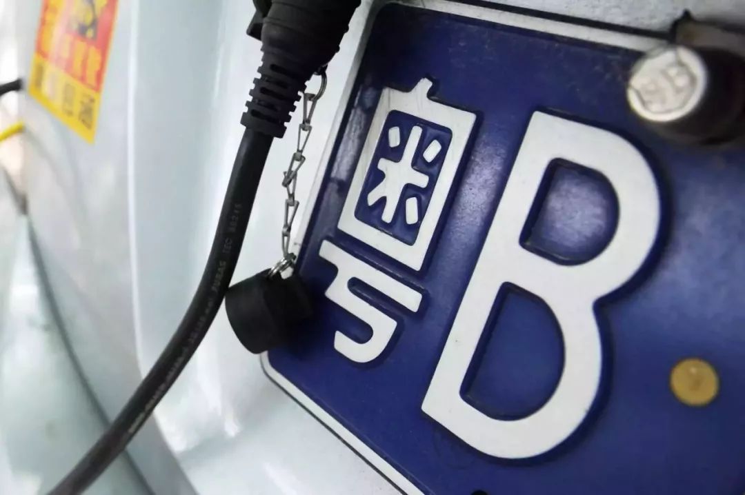 帮上牌1000块正常吗,帮上牌和自己去有区别吗