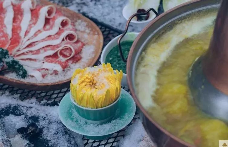 星巴克猫爪杯引发抢购热潮,疯抢网红猫爪杯