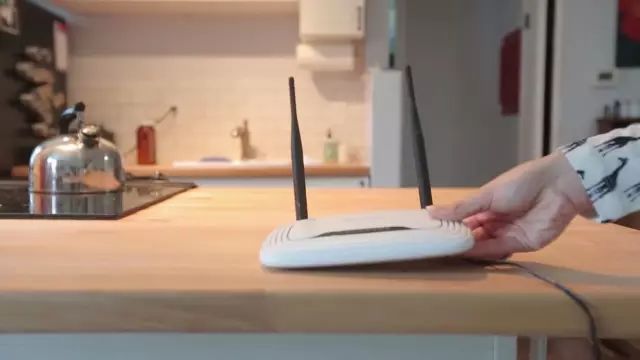 为什么路由器再接路由器网速变慢,无线路由器网速慢跟路由器有关吗