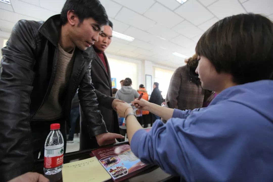 富裕县春风行动招聘会,博白春风行动现场招聘会