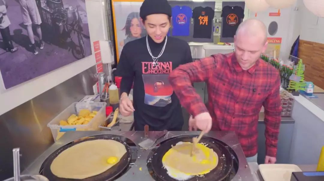 煎饼摊很挣钱,开煎饼店赚钱吗