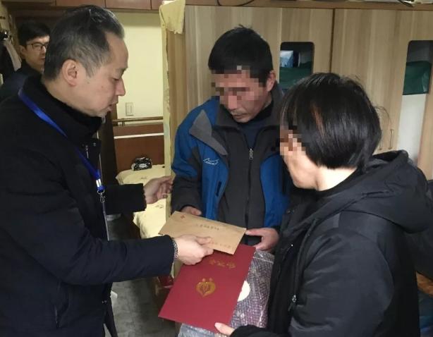 十七岁初中女生遇车祸身亡,大二女生猝死宿舍家属悲痛欲绝