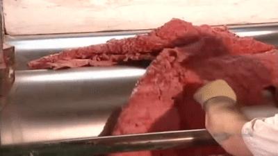 铅笔上面那块废柴橡皮为什么容易把纸擦破?