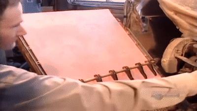 铅笔上面那块废柴橡皮为什么容易把纸擦破？