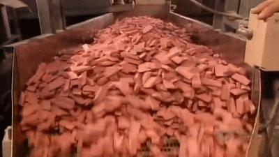 铅笔上面那块废柴橡皮为什么容易把纸擦破?