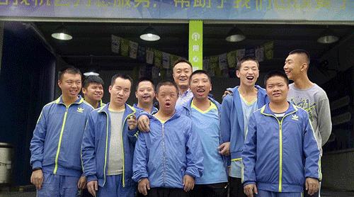 7岁儿子病魔缠身，深圳夫妻俩放弃二胎，要为他开100家洗车行！