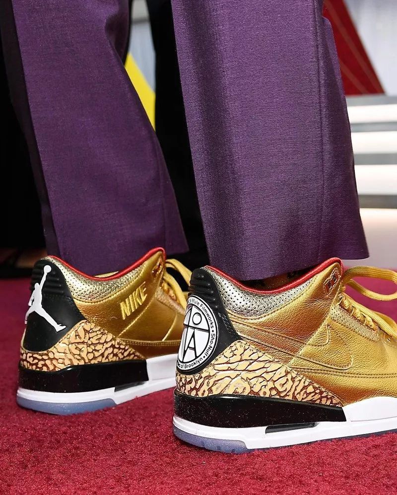 aj1和aj4哪个值得入手,46万的aj4