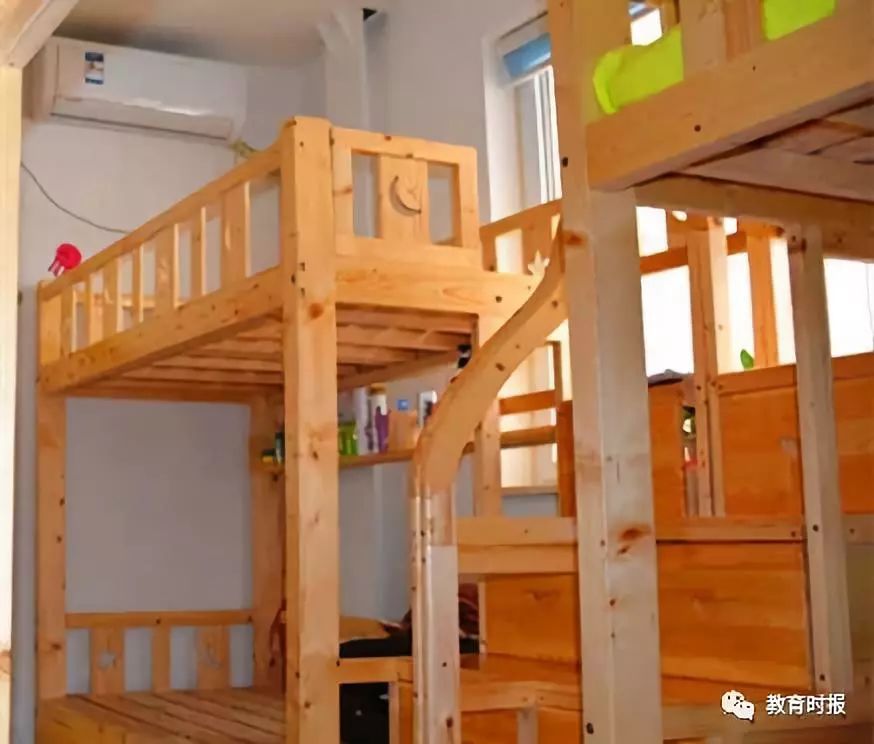 Hey，哈敦！你为学生努力的样子真美