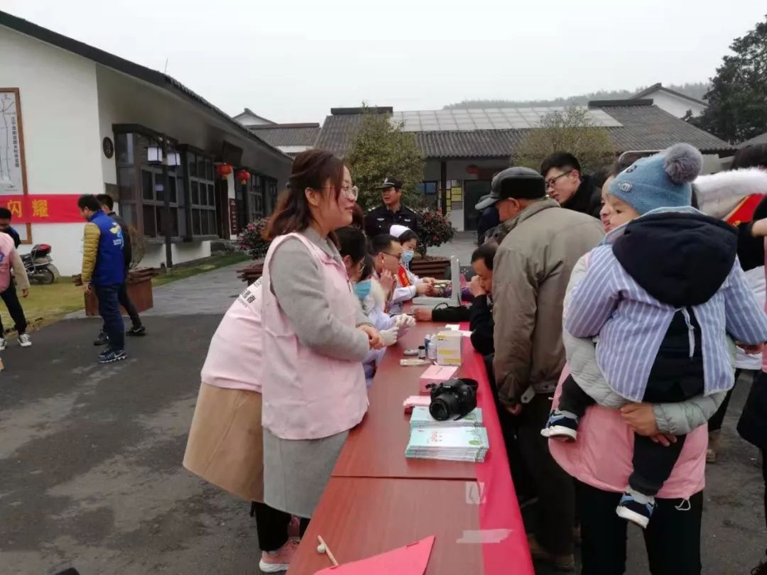弘扬雷锋精神践行志愿服务,学雷锋志愿服务助力红色精神传承